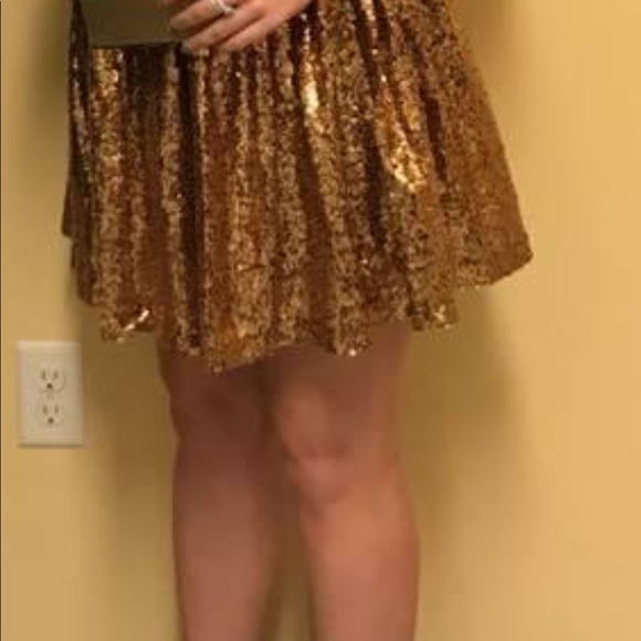 Small Gold Sequined Skirt - Picture 9 of 9